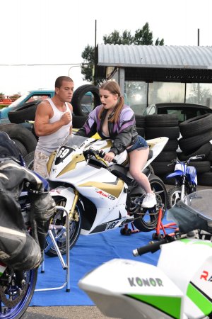 Alice Wayne gets turned on by motorcycles and anal sex photo 4