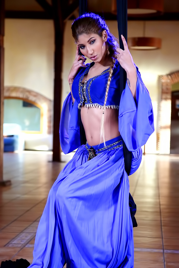 Venus Afrodita – Arabian beauty Venus Afrodita swings by for a hard fuck