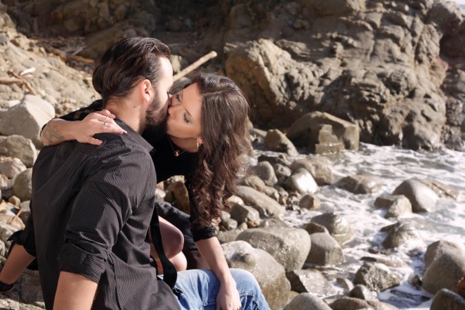 Verona Sky gives dude a blowjob on rocky beach photo 20