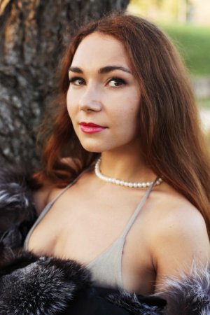 Back yard blowjob with classy chick Stacy Snake photo 10