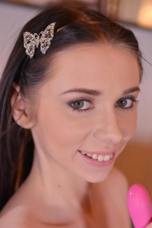 Skinny brunette teen Liz Heaven masturbates with her pink toy photo 8