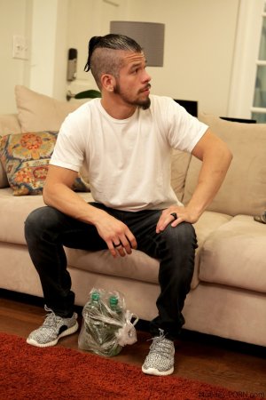 Kiara Cole gets a special sex visit from a sex-hungry dude photo 8