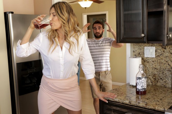 Hannah Hays in ffm threesome with mom Makayla Cox and stepbrother photo 10
