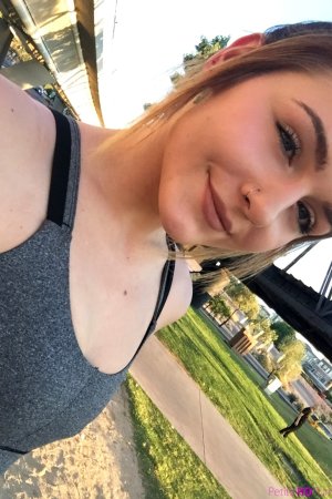 Rosalyn Sphinx gets her everyday orgasm in the morning photo 1