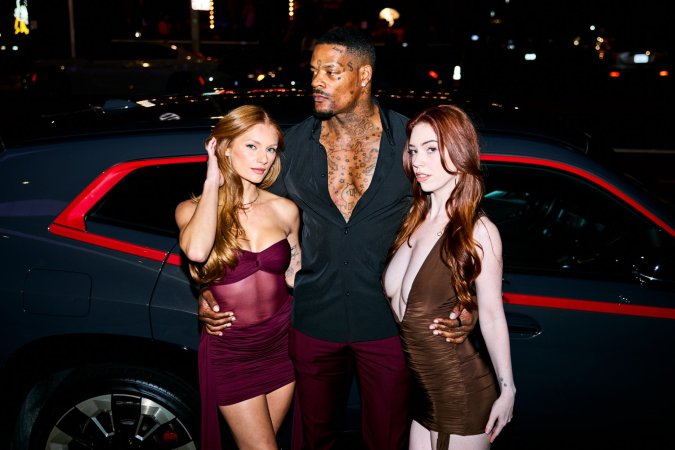 Jessi Rae and Nala Brooks dominate a heated threesome photo 2