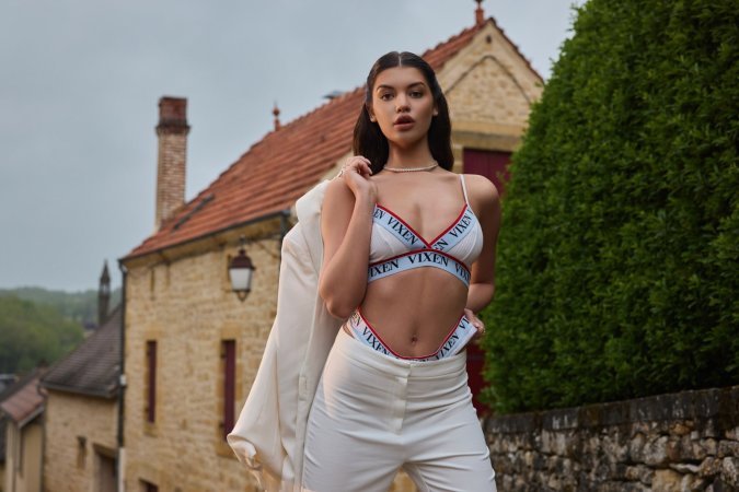 Anna Bella discovers heritage Max Amante satisfies photo 3
